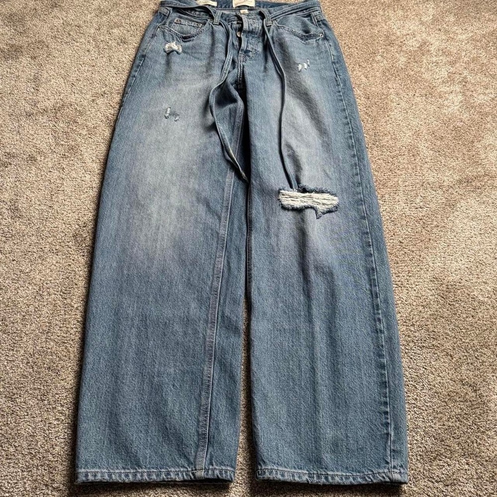 UNIVERSAL THREADS MID RISE 90s LOOSE FIT DENIM